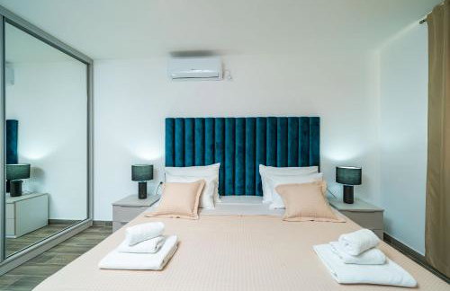 Villa Petmat - with private pool and 6 bedrooms - Photo 45