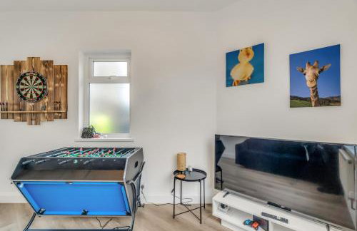 JUNGLE HOT TUB, games room, near eateries, micro brewery, pubs, beauty salons and boutique shops, Argyle, free Netflix, in the heart of Plymouth - Dogs welcome - Hosted by Absolute Accommodation Plymouth - Foto 51