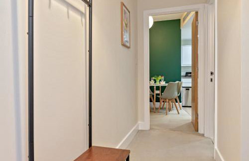 PRIME CITY CENTRE MK STAY, Stylish Spacious Apartment, AIR CONDITIONG, Two bathrooms, FREE GATED ALLOCATED PARKING & Lift access - Foto 12