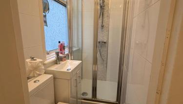 Single Ensuite Room in Shepherds Bush - Foto 3