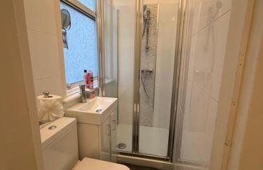 Single Ensuite Room in Shepherds Bush - Foto 3
