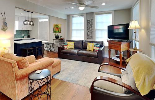 Yellow Belle on Avenue L - Foto 1