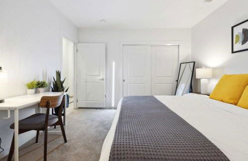 2BR Executive Downtown Apartment - Photo 36