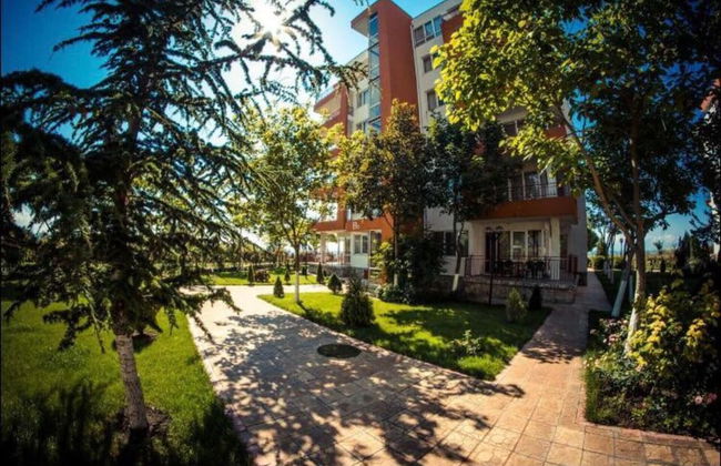 Seaside Studio Apartment in Ravda - Photo 22