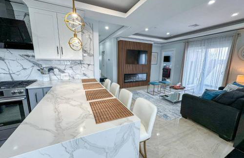 3br Gem Skyline Views, Laundry & Central Air - Foto 4