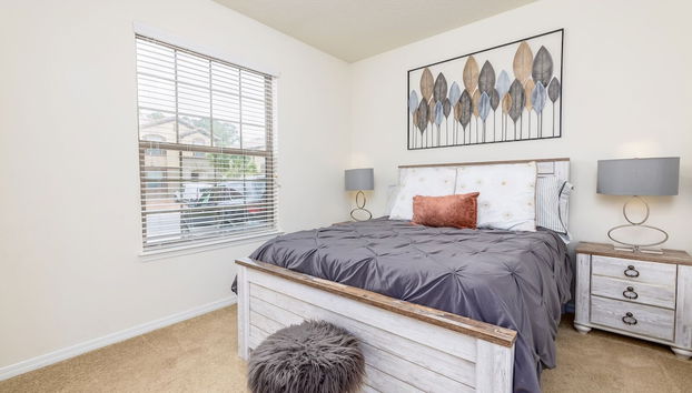 Amazing New TownHome 5 Bdr 4,5 Bath with Pvt Pool and Access to Clubhouse,15min from Disney - Foto 3, Habitación