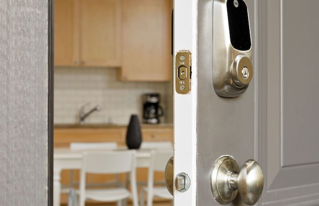 Cozy 2BR BSMT Suite Near Grouse Mt. and Edgemont. - Photo 26