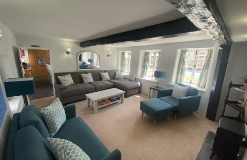 April Cottage - Photo 14