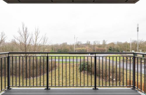 31 Grand Court - Lovely Home Near Canal, Park, & Central MK - Photo 16