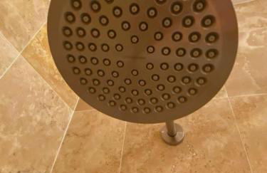 Stylish NOPA Penthouse, Remote Work Friendly - Foto 25