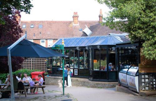 Clarence Suites - Photo 4