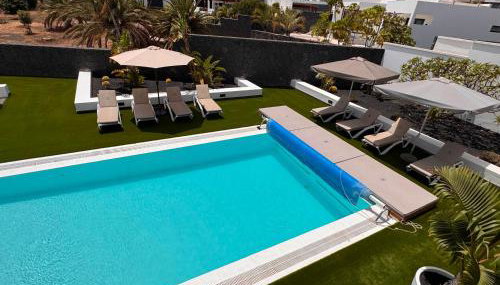 Villa Dedalos - Spacious luxury Villa with heated pool in Puerto Calero - Foto 5, Garden view