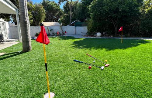 Modern 4 King Beds, Beautiful Large Backyard, Golf, WFH, Long Stays, WI-FI, FWY, 25 mins to Beach - Photo 41