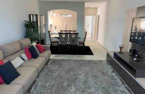 Mansão Casa Blanca em São Roque c/ 5 vagas garagem - Foto 20