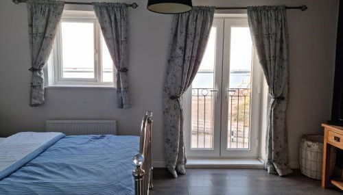 Beach View Couples Retreat Aberavon Beach Direct Seafront panoramic Sea Views large driveway parking - Foto 2