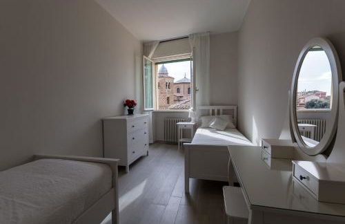 St. Vitale’s Basilic view elegant apartment - Photo 28