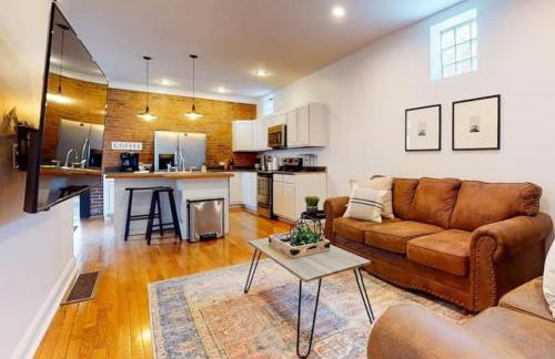 Private Home-Backyard-Parking Near Nulu Downtown - Foto 1