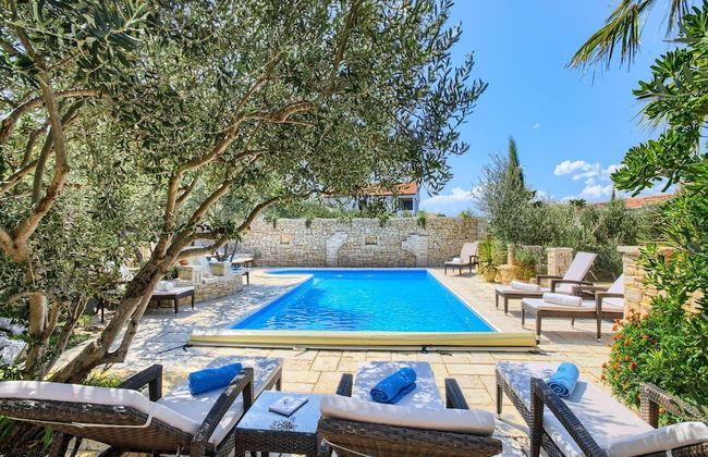 Apartment in Murter With Pool and Sea Views - Foto 19