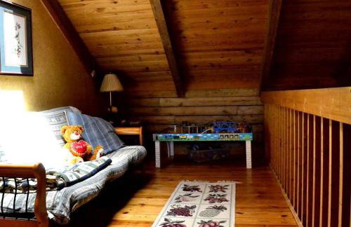 Stately Log Cabin with a Pool for a Group Getaway near Chickamauga, Georgia - Foto 16