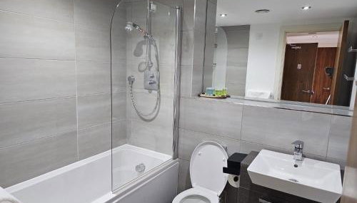 Birmingham Central Luxury Apartment - Photo 3