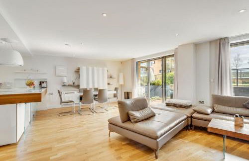 Luxury 3-BR near Tower Bridge Family & Business Ready - Foto 8