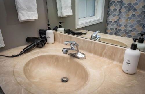 Hoosier Happiness, Too! 3 Bedroom Suites Near IU & Downtown - Foto 13