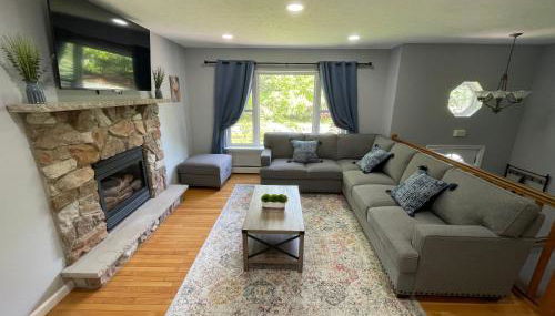 Spacious Pocono Home with Hot Tub and Fire Pit - Foto 2