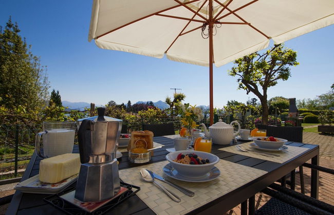 The Cottage on the Lake - Photo 1