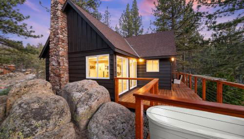 Luxe Lakefront with Hot Tub, Fire Pit, Game Room, Boat Dock - Foto 4