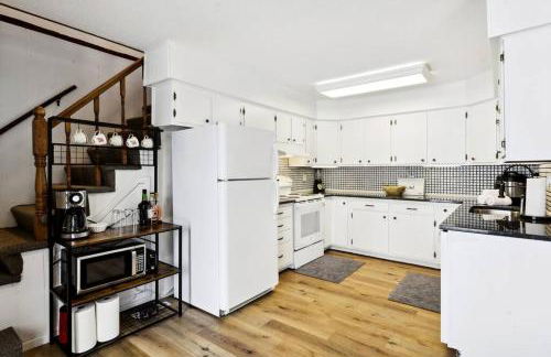 Lake Cabin; Renovated, Flat Lot, Dock, Sandy Beach, Many Games and Lake Toys! - Foto 33