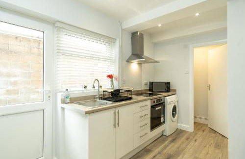 Heath House - Photo 26