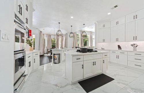 Luxury Mansion in The Woodlands TX with Heated Pool, Spa, BBQ & Basketball Court - Foto 2