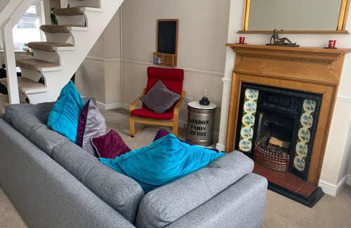 The Racecourse - Quaint Victorian Home With Free Parking - Foto 3