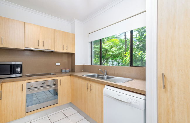 Tropical Reef Apartments Port Douglas - Photo 10