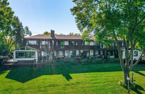 Riverfront Champlin Townhome with Deck and Water View! - Foto 36