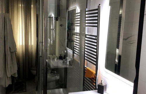 SERRA's Home - Bright Apt Statuto Area near Center - Foto 5