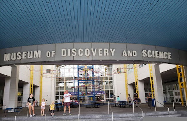 Modern 2-bedroom Retreat Near Beach Airport - Foto 19