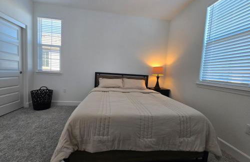 Beautiful Roseville Home - Quiet Neighborhood - Near Galleria Mall - Foto 13