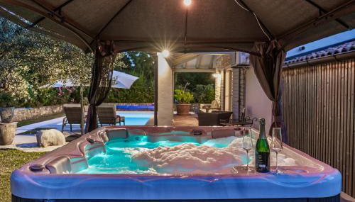Villa Emely for 8 people near Porec with heated pool & jacuzzi - Foto 2