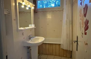 Maison de centre-ville au calme avec jardin et parkings - Photo 18