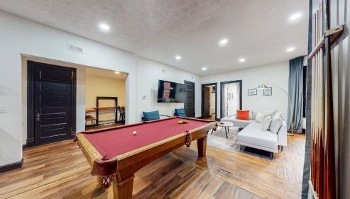Stylish 2nd Floor Apartment with Pool Table Office Space near Churchill Downs - Foto 2