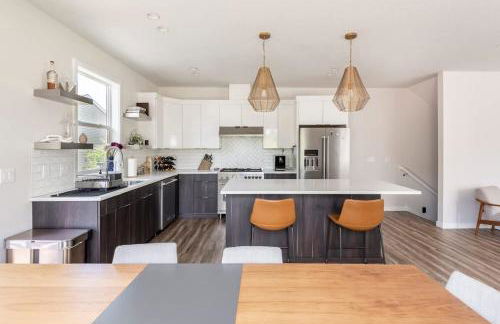 Comfy Family Home, Walkable Neighborhood + Patio! - Foto 20