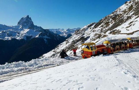 Bel appartement T2 refait à neuf avec piscine couverte de juin à fin septembre, près des stations de ski avec navette et draps et serviettes compris - Foto 25