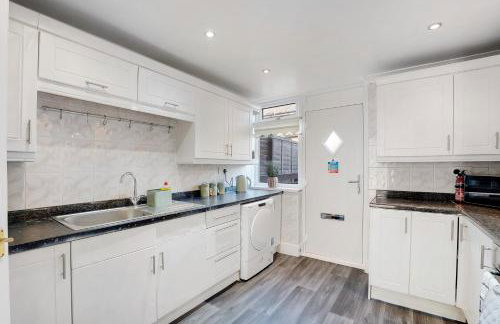 NEW! 4BR in Stafford Place - Foto 20