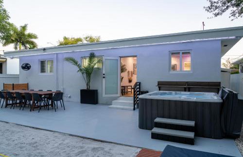 5BR HotTubPoolTableMiniGolf 7 min to Wynwood - Foto 39