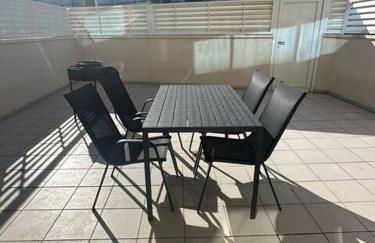 Ground floor apartment on the seafront with pool - Foto 42