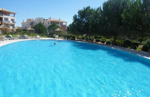 Luxurious first floor apartment with balconies overlooking pool and gardens. - Foto 28