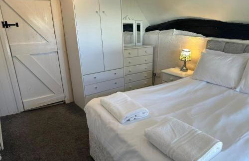 Beautiful Thatched Cottage with Outdoor Pool, Secure Garden, Dog & Family Friendly! Chichester Holiday Properties - Foto 33