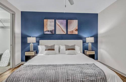 Luxury Apt King Bed+Indoor Parking+ Pool+Gym+2TV's - Foto 7