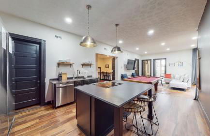 Stylish 2nd Floor Apartment with Pool Table Office Space near Churchill Downs - Foto 4